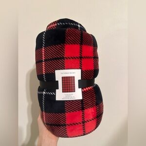 VICTORIA SECRET blanket
